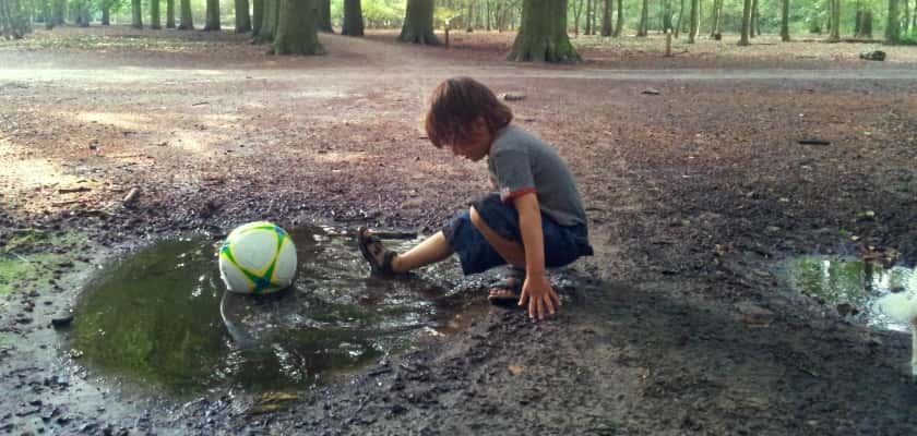 Jongen met bal in plas, Ouders van Nature.nl
